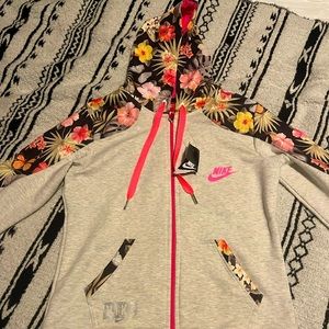 🌺Nike set matching floral hoodie and sweatpants🌺